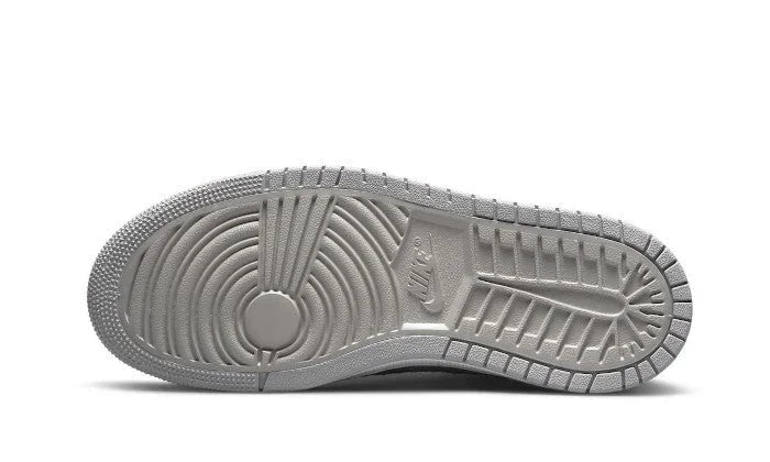 Zoom CMFT Medium Gray