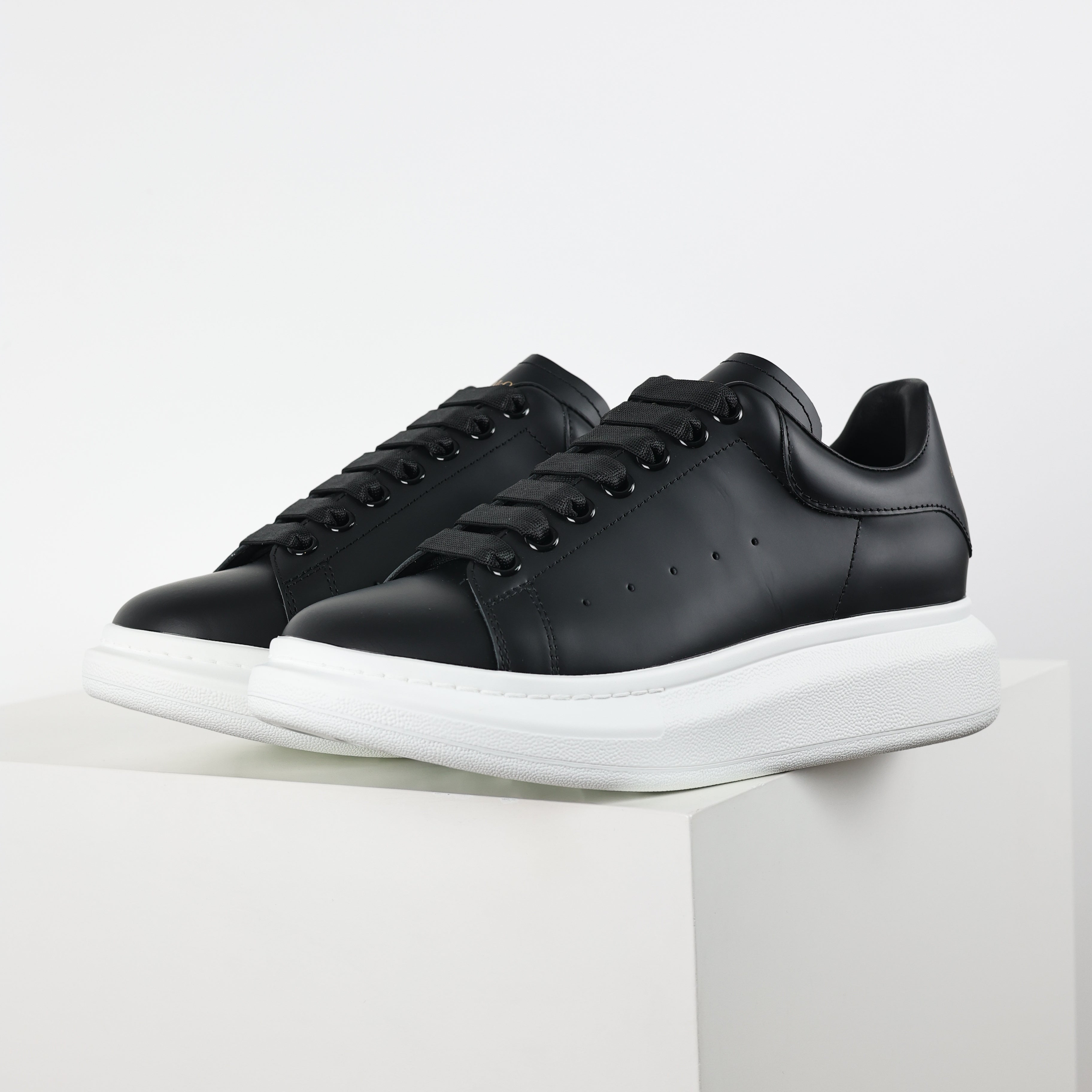 X1 Mcqueen Black Face White Bottom