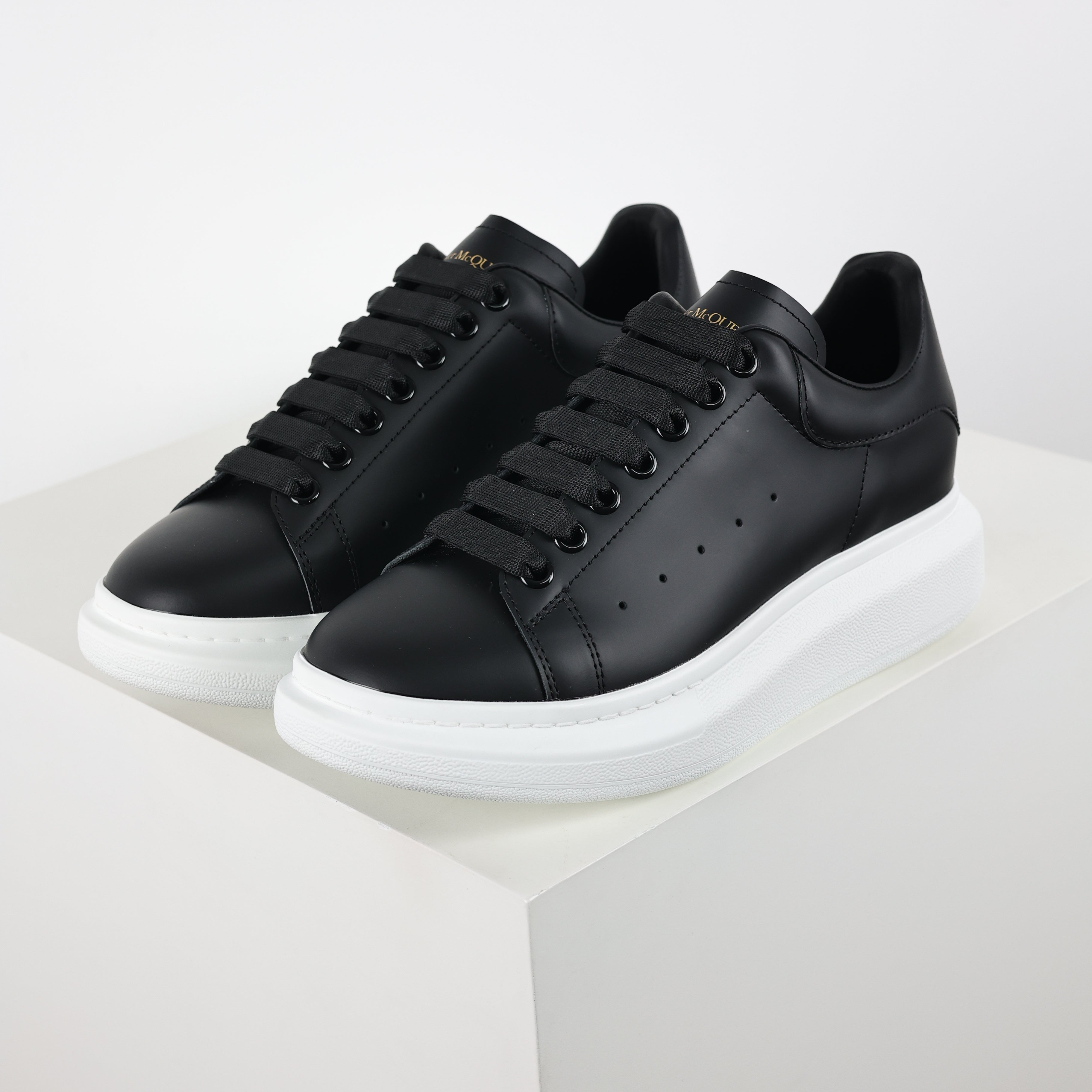 X1 Mcqueen Black Face White Bottom