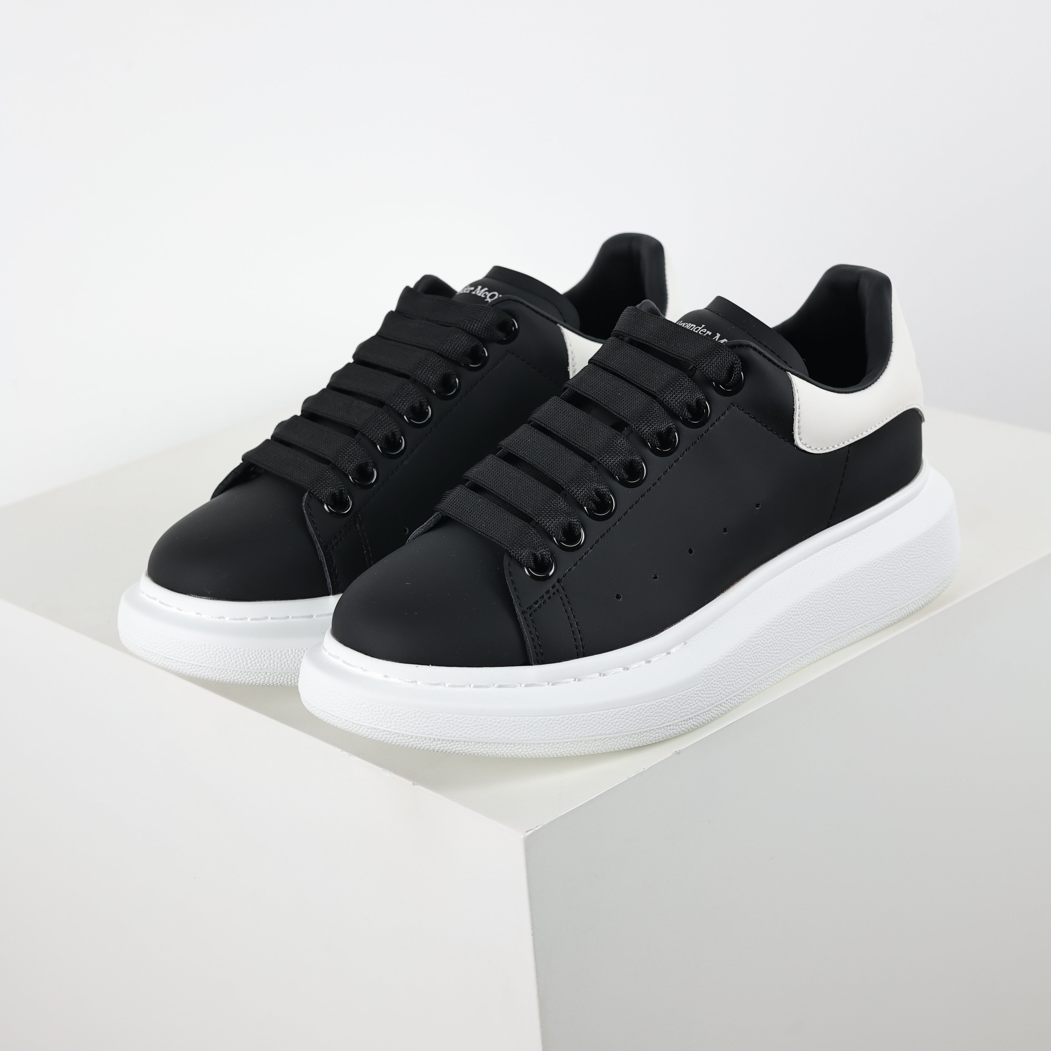 X1 Mcqueen Black With White Tail